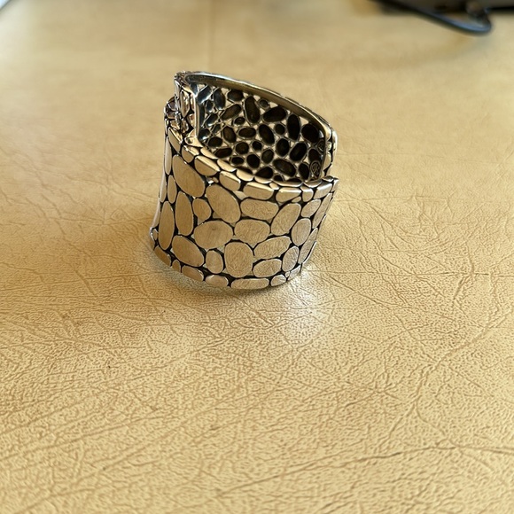 JOHN HARDY Kali Collection Sterling Silver Overlap Wide Cuff Bracelet - Picture 10 of 10